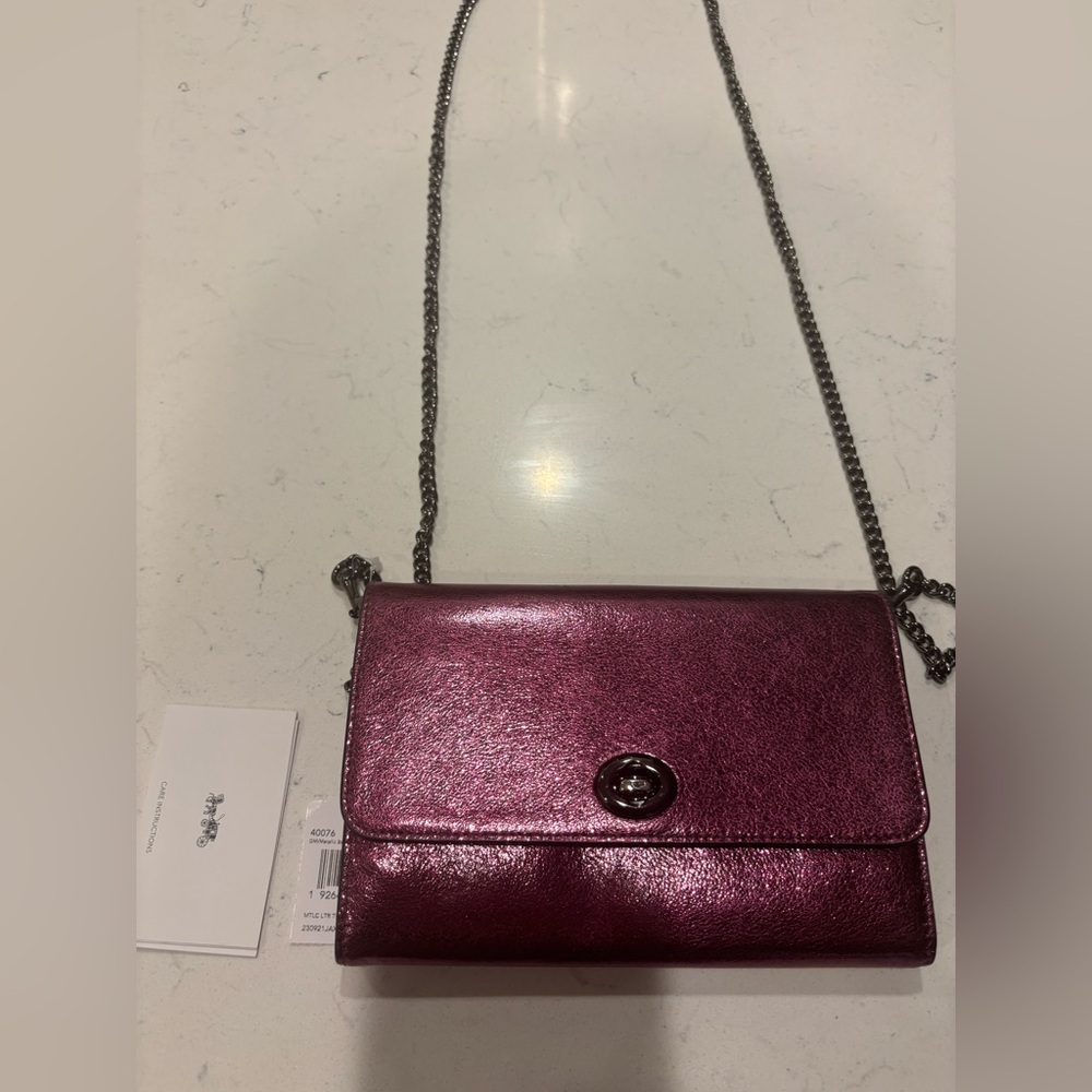 Coach Metallic Burgundy Leather Turn-Lock Crossbody Wallet on Chain - Picture 4 of 4